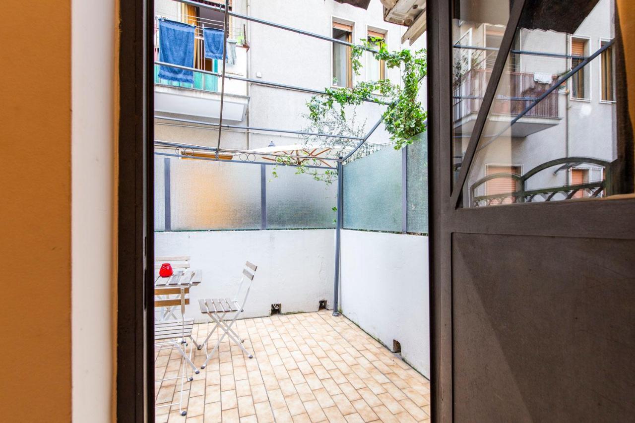 Extensive Terrace Navigli Toy Artistic Apartment Milán Exterior foto